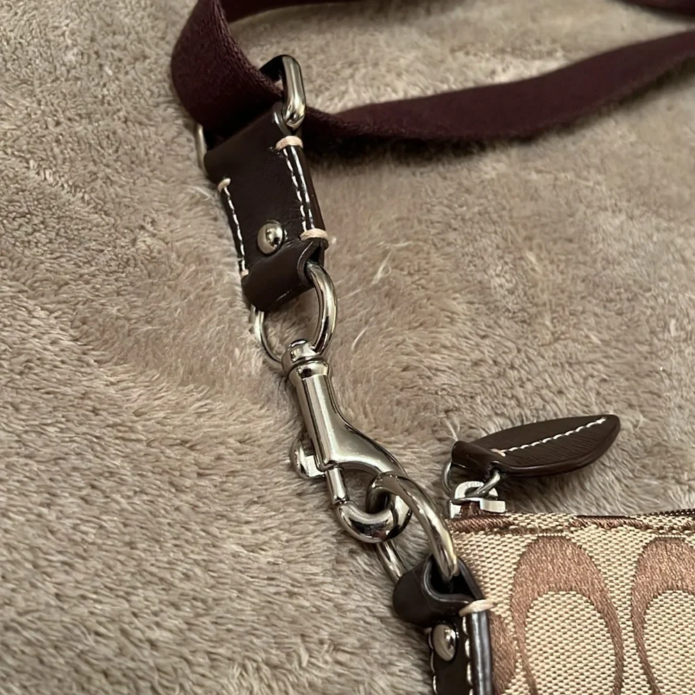 Like new COACH Cross Body Bag. Used once, no tears or stains. - Picture 10 of 11